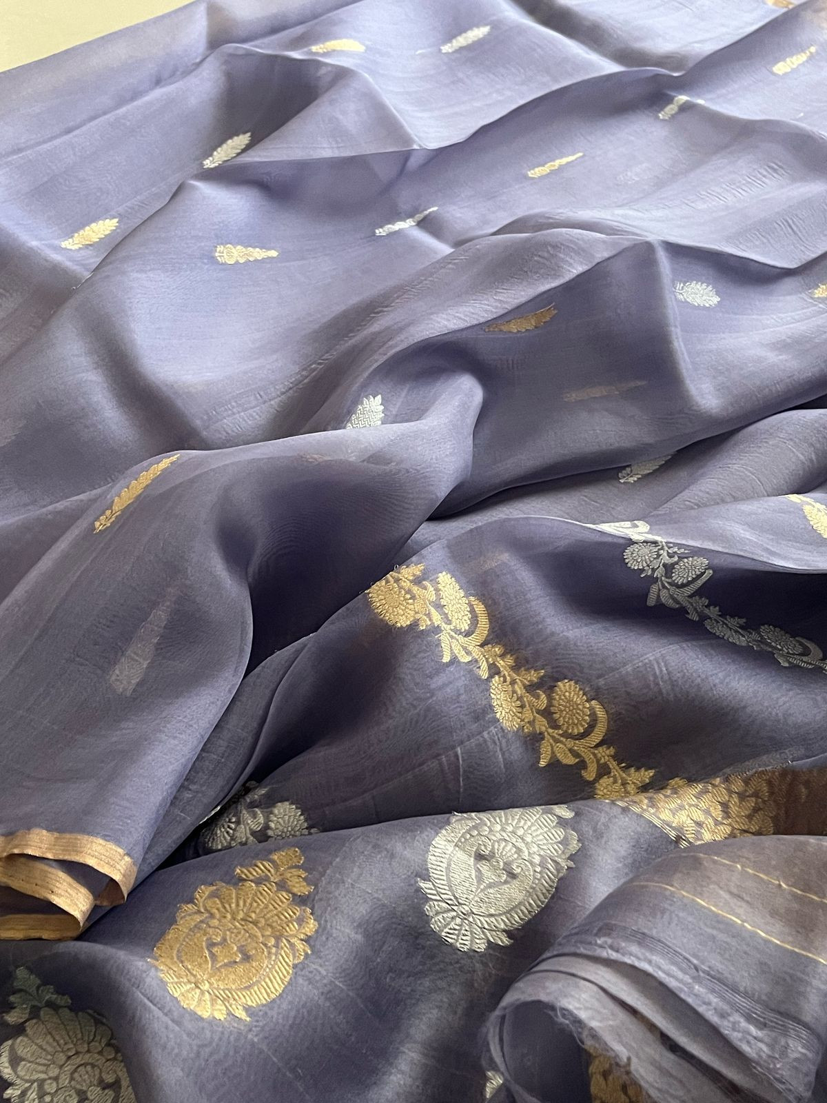 Kora Banarasi Pure Organza Handwoven Silk Saree with Sona Roopa Kadwa Buttis - Periwinkle