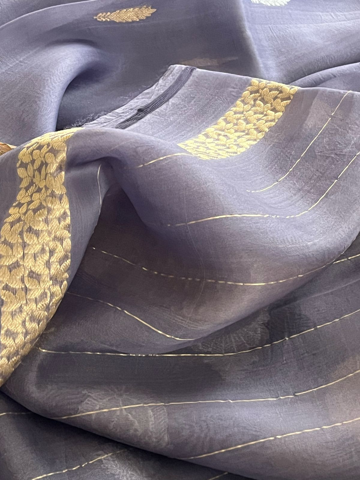 Kora Banarasi Pure Organza Handwoven Silk Saree with Sona Roopa Kadwa Buttis - Periwinkle