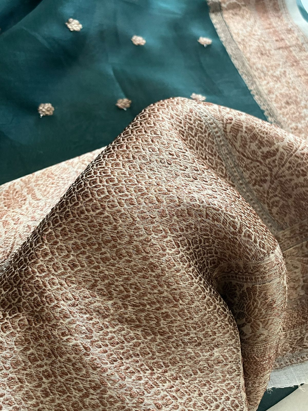 Kora Banarasi Pure Organza Handwoven Silk Saree With Kadwa Buttis - Jade Green