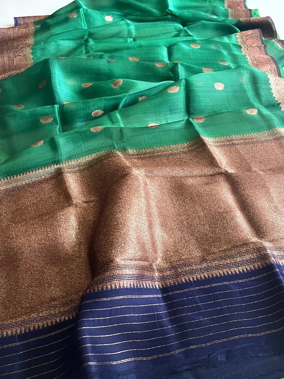 Kora Banarasi Pure Organza Handwoven Silk Saree with Kadwa Buttis - Green