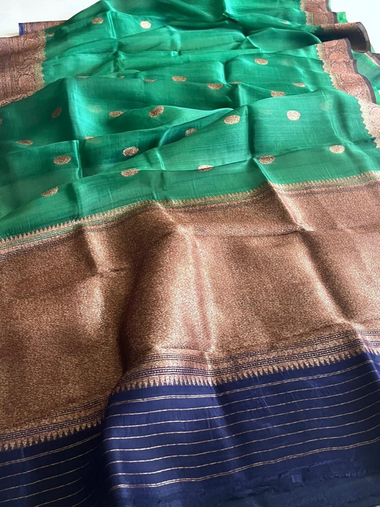 Image of Kora Banarasi Pure Organza Handwoven Silk Saree with Kadwa Buttis - Green