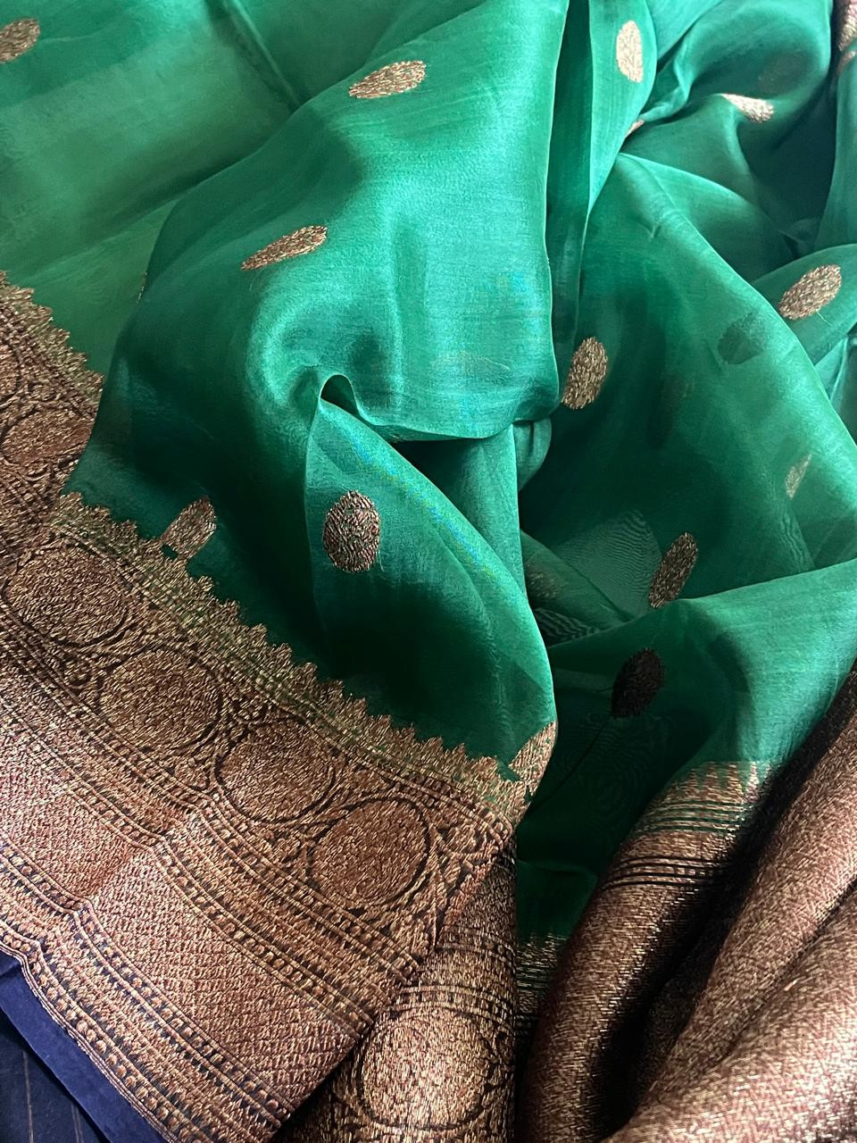 Kora Banarasi Pure Organza Handwoven Silk Saree with Kadwa Buttis - Green