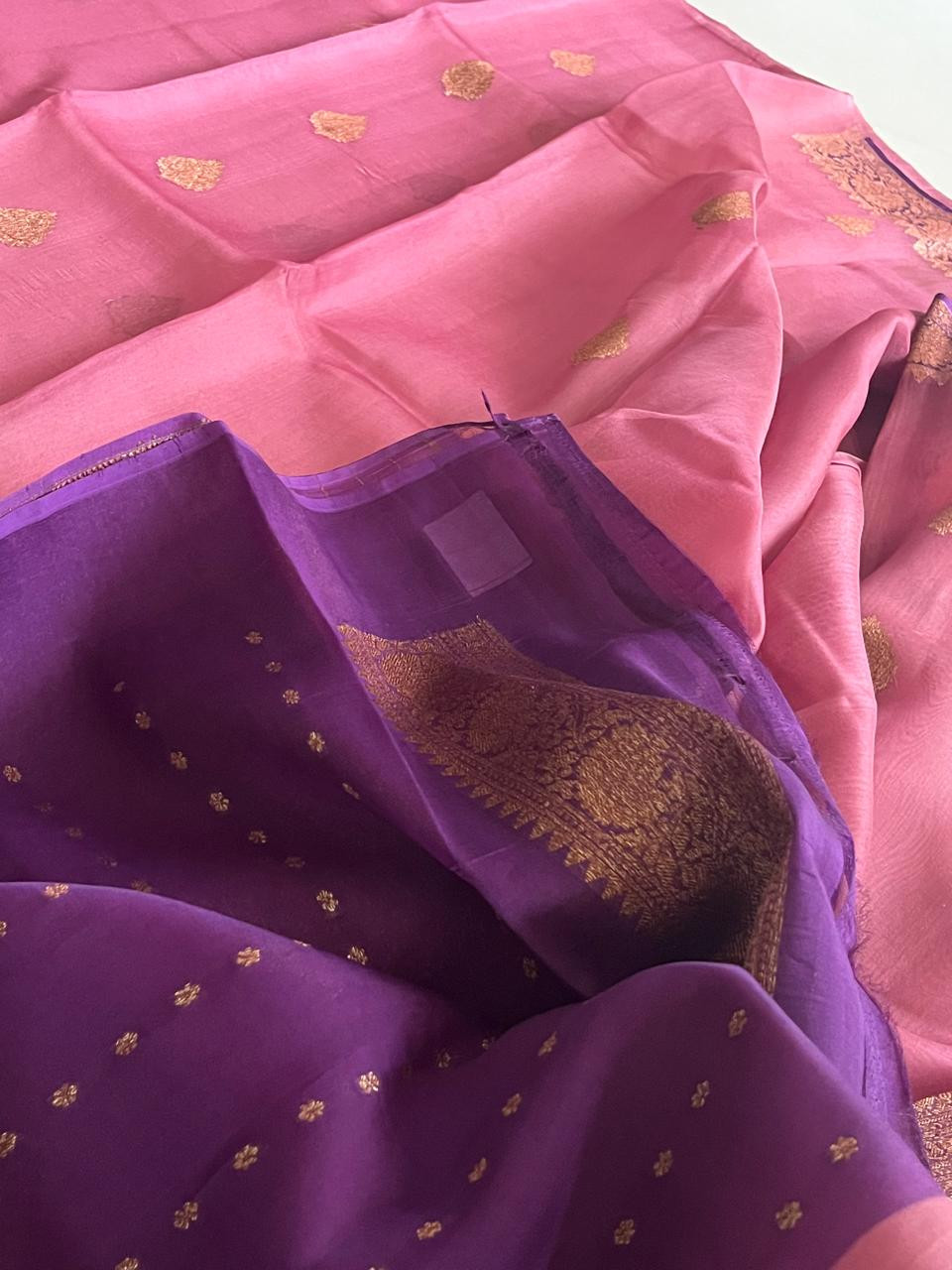 Kora Banarasi Pure Organza Handwoven Silk Saree with Kadwa Buttis - Onion Pink