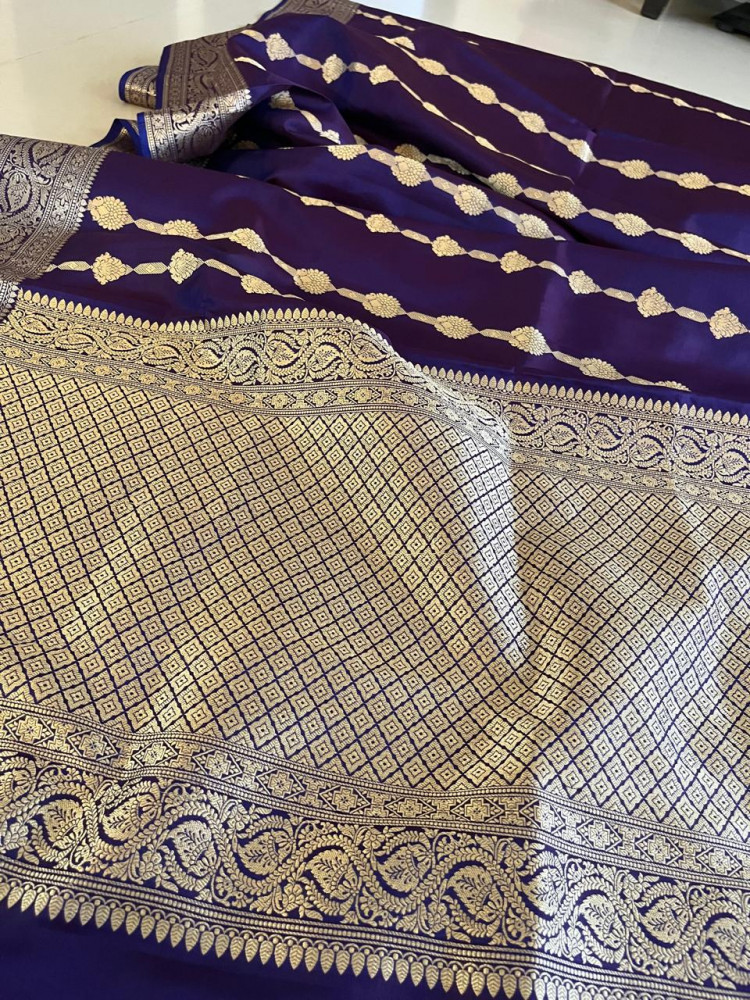 Image of Kora Banarasi Pure Organza Handwoven Silk Saree with Kadwa Buttis - Purple