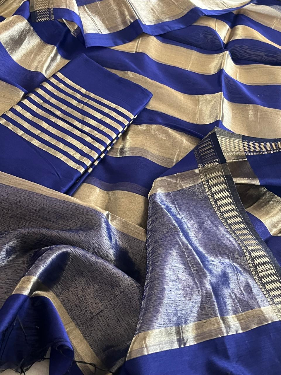 Stunning Maheshwari Silk Cotton Handwoven Kurta Dupatta Set With Zari Stripes - Royal Blue