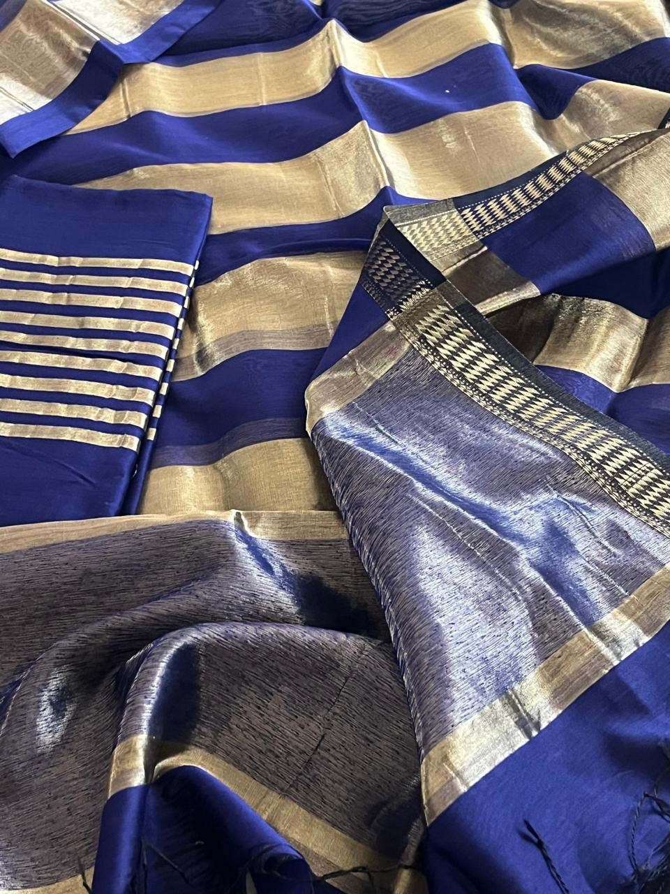 Stunning Maheshwari Silk Cotton Handwoven Kurta Dupatta Set With Zari Stripes - Royal Blue