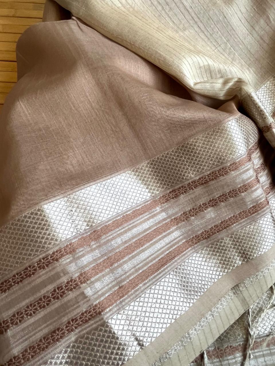 Handwoven Border Maheshwari Saree with Silver zari and Phool Motifs - Light Beige