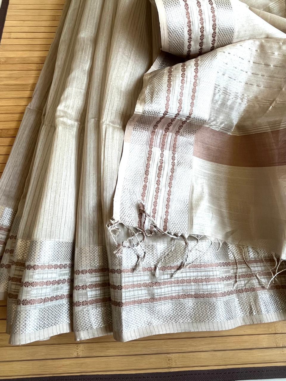 Handwoven Border Maheshwari Saree with Silver zari and Phool Motifs - Light Beige