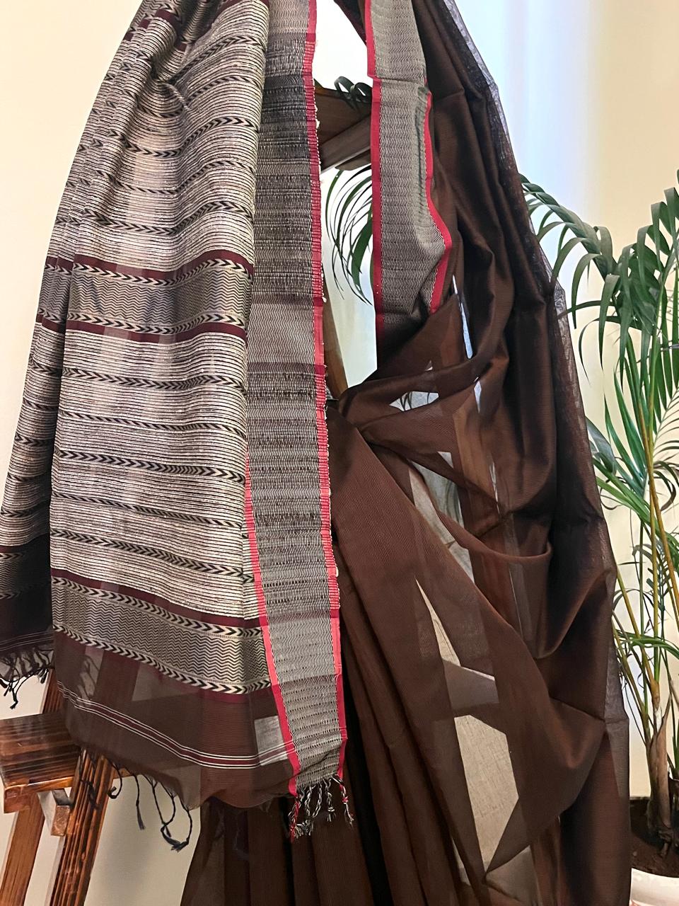 Cocoa Rehwa Elegance Maheshwari Handloom Saree