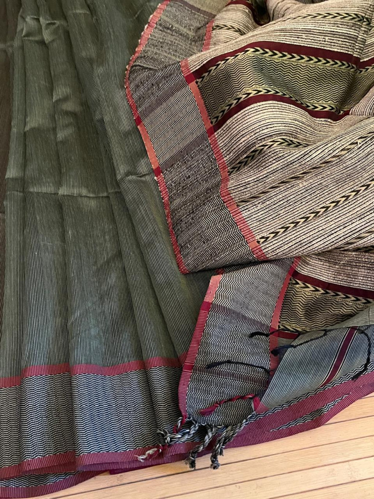 Image of Rehwa-style Maheshwari Handloom Saree - Sage Moss Dark