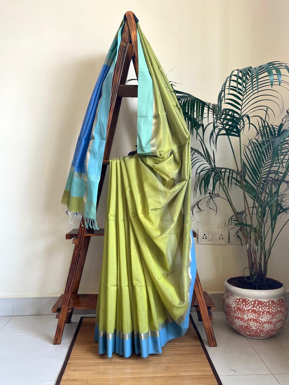 Beautiful Handloom Maheshwari Saree - Mehendi Green Blue
