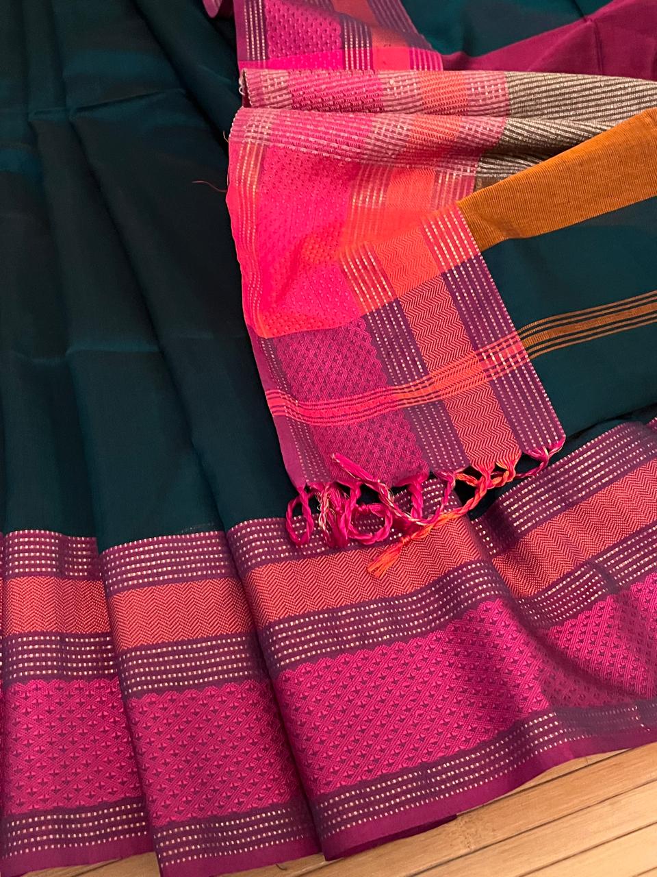 Ganga-Jamuna Border Style Maheshwari Handloom Saree - Bottle Green