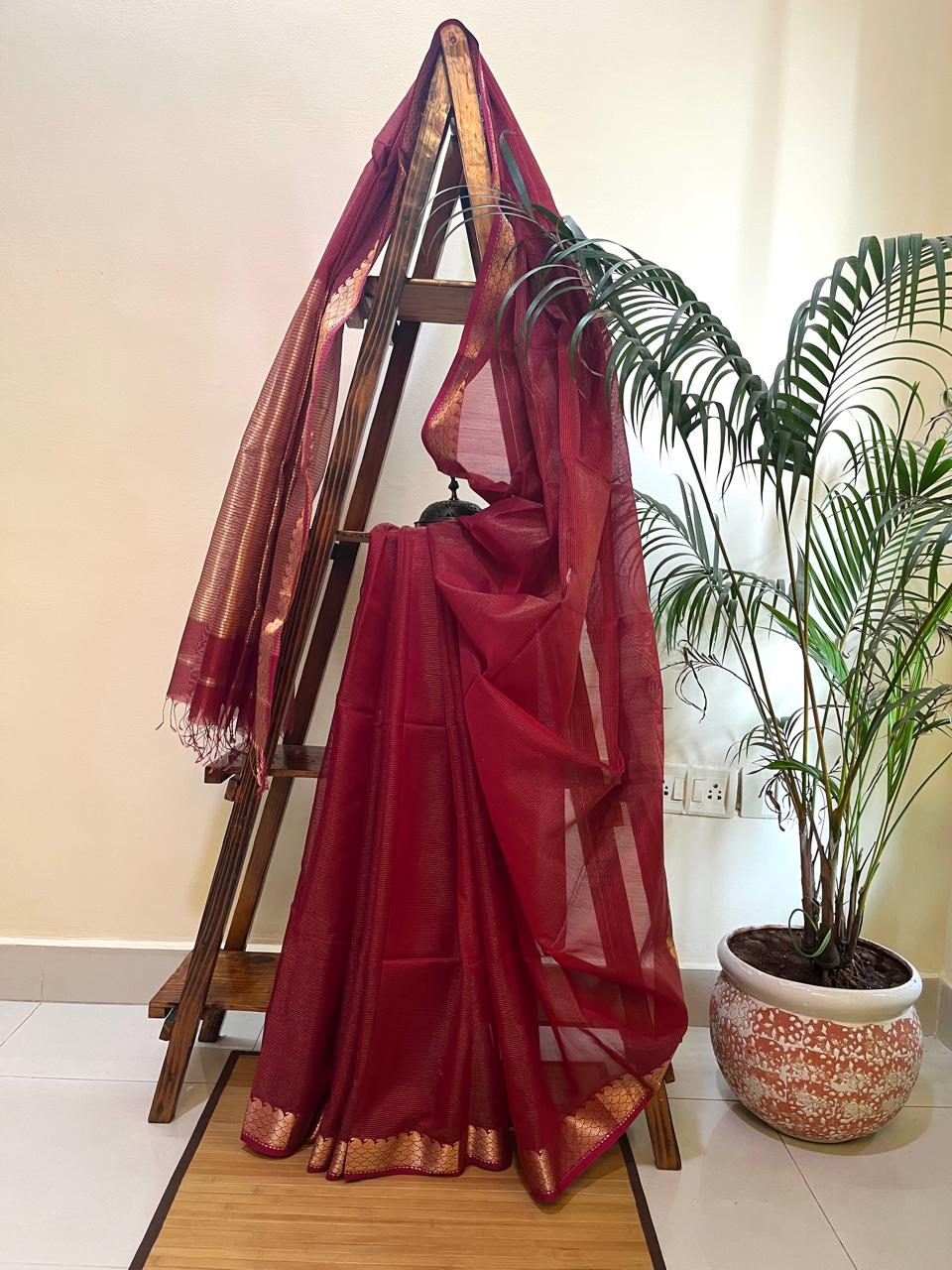 Traditional Maheshwari Handloom Saree in Kairi Border in Zari Weave - Rose Red