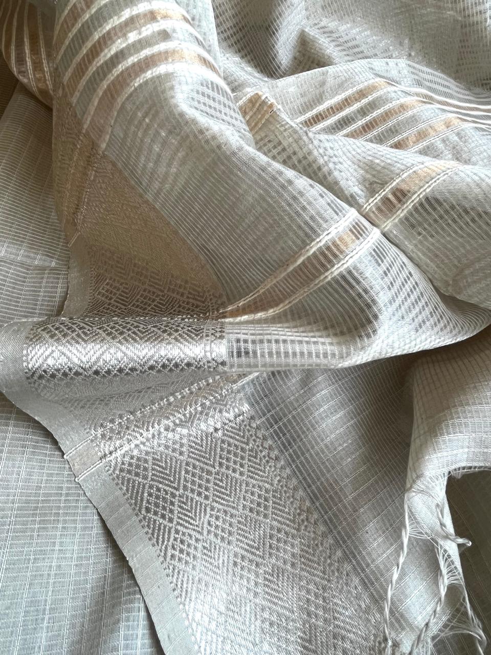 Maheshwari Silver Grid Saree with Heritage Chatai Border