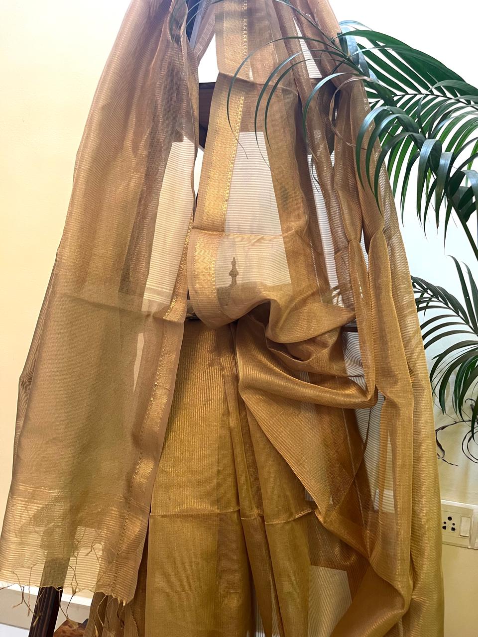 Classic Maheshwari Handloom Saree with Lehar - Wave Style Border - Golden