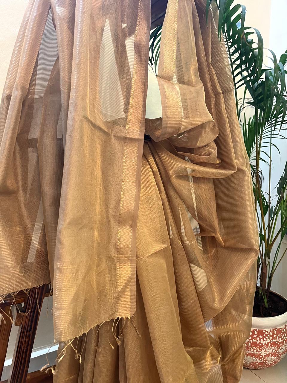 Classic Maheshwari Handloom Saree with Lehar - Wave Style Border - Golden