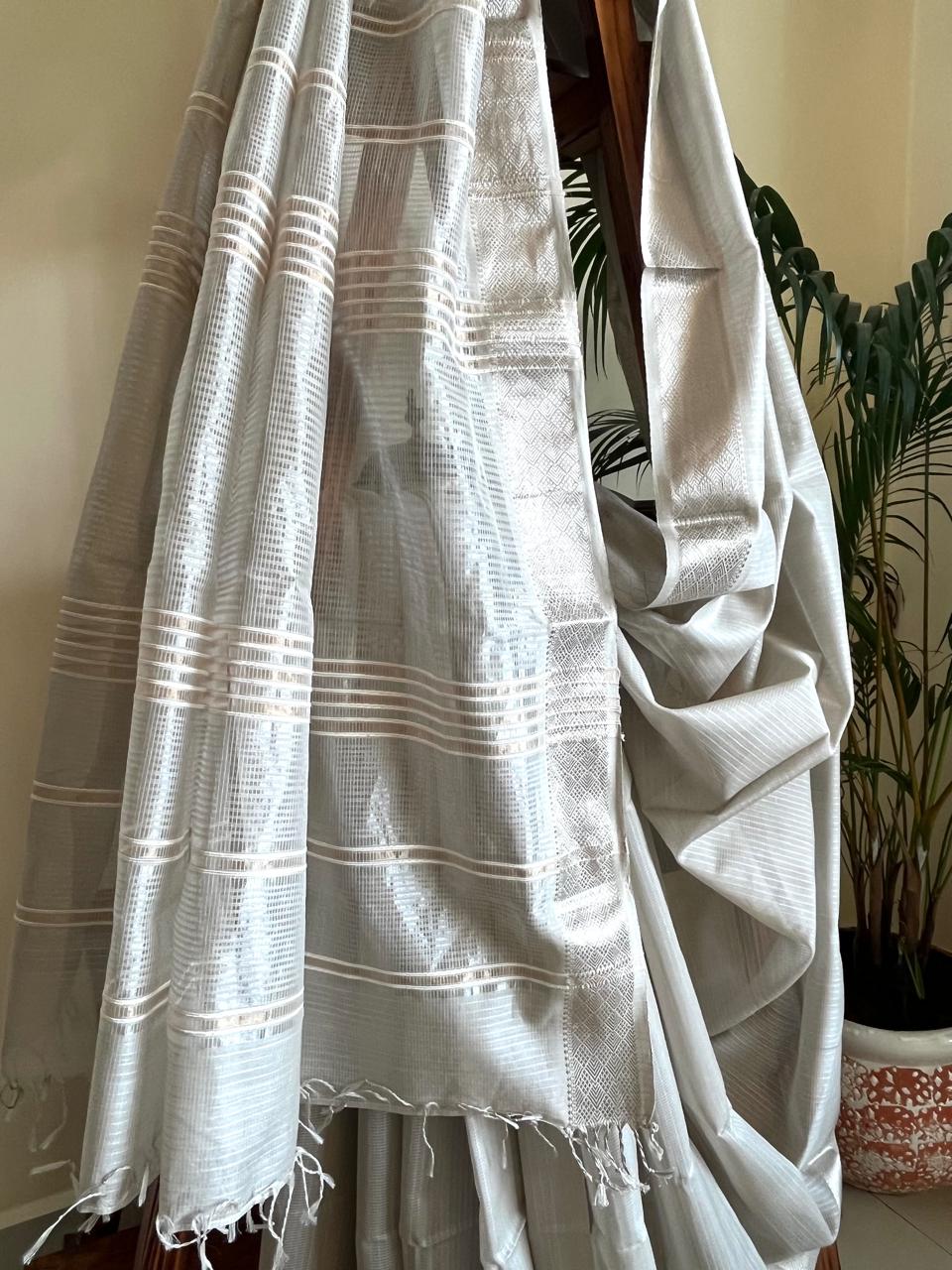 Maheshwari Silver Grid Saree with Heritage Chatai Border