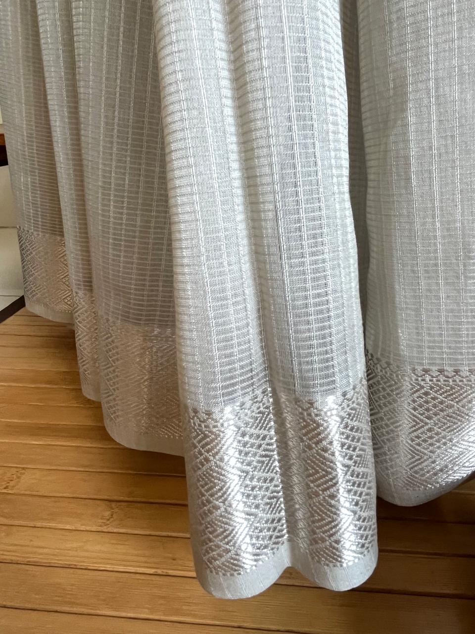 Maheshwari Silver Grid Saree with Heritage Chatai Border