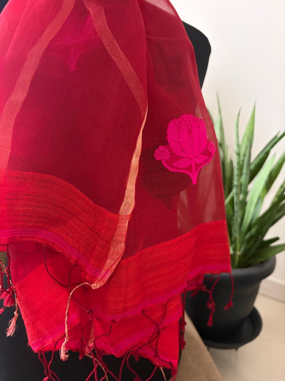 Matka Silk Stoles with Muslin Silk Palla and Buttis - Crimson Red