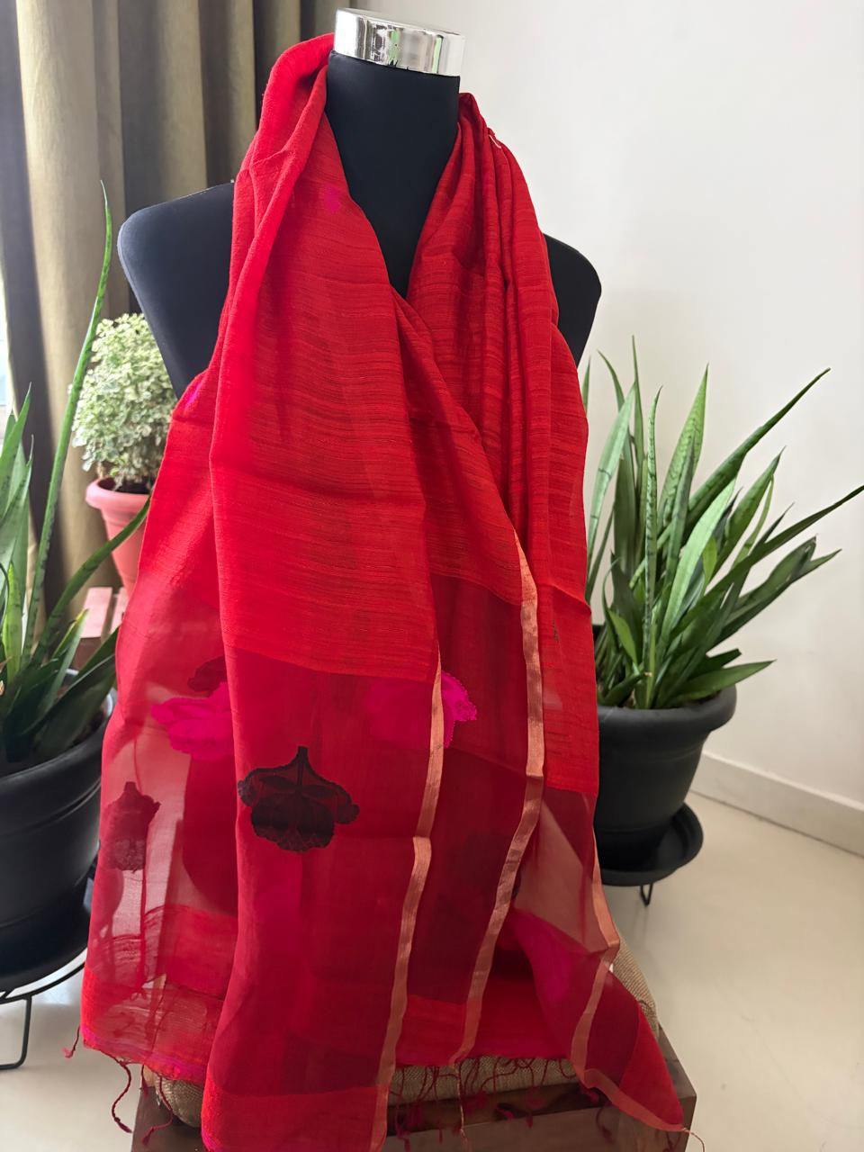 Matka Silk Stoles with Muslin Silk Palla and Buttis - Crimson Red