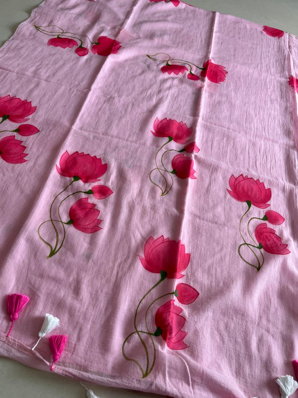 Mul Mul Supersoft Saree With Handpainting - Pink