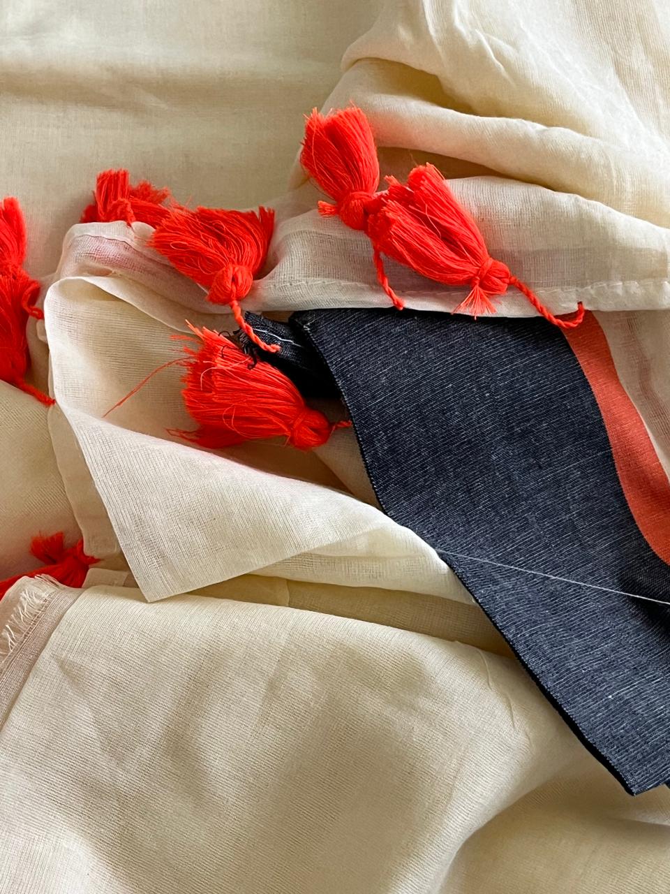 Soft and comfortable Pure Mul Mul Saree - Off white with Orange