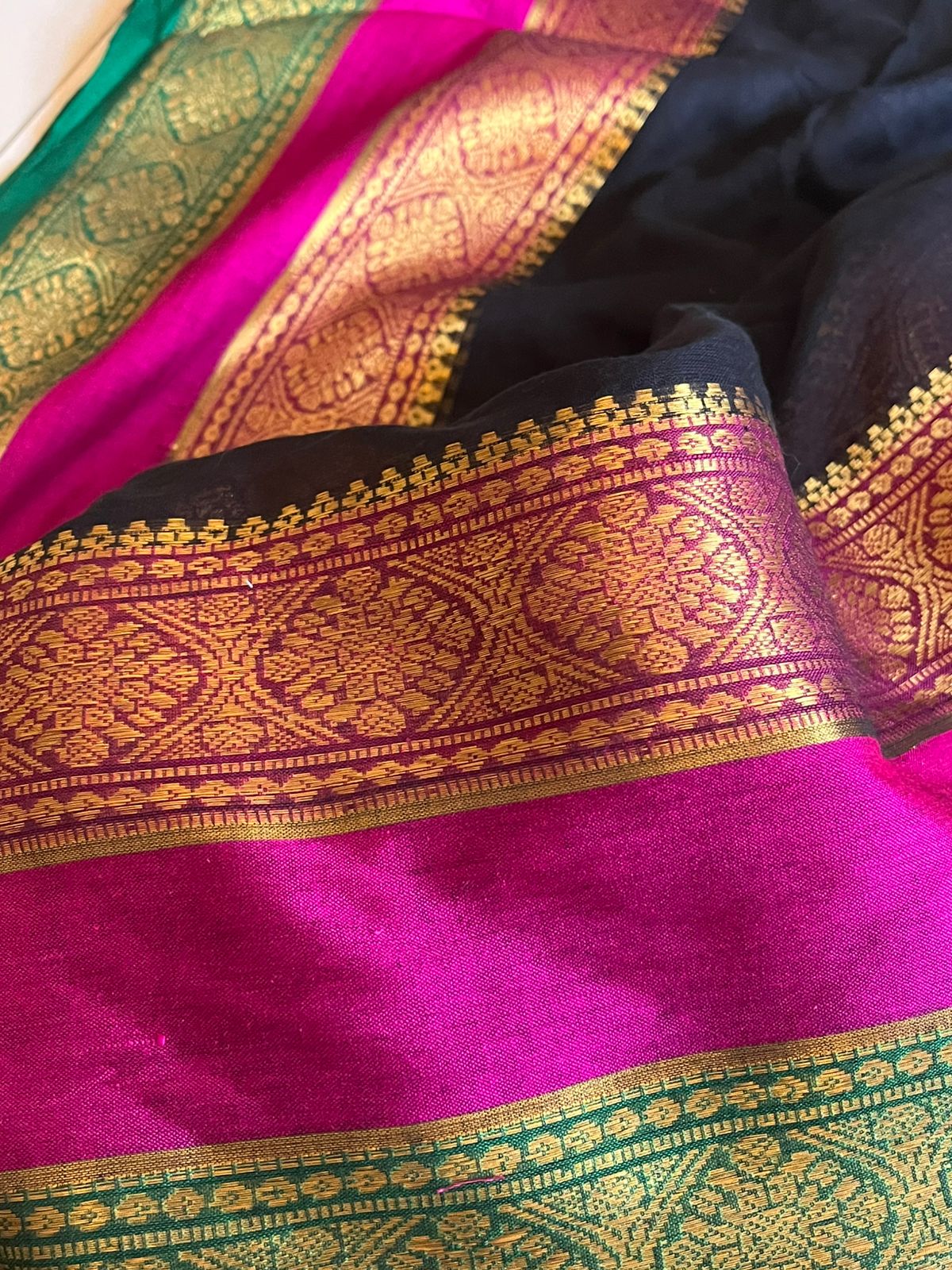 Soft and comfortable Pure Mul Mul Sarees with Resham Border - Black
