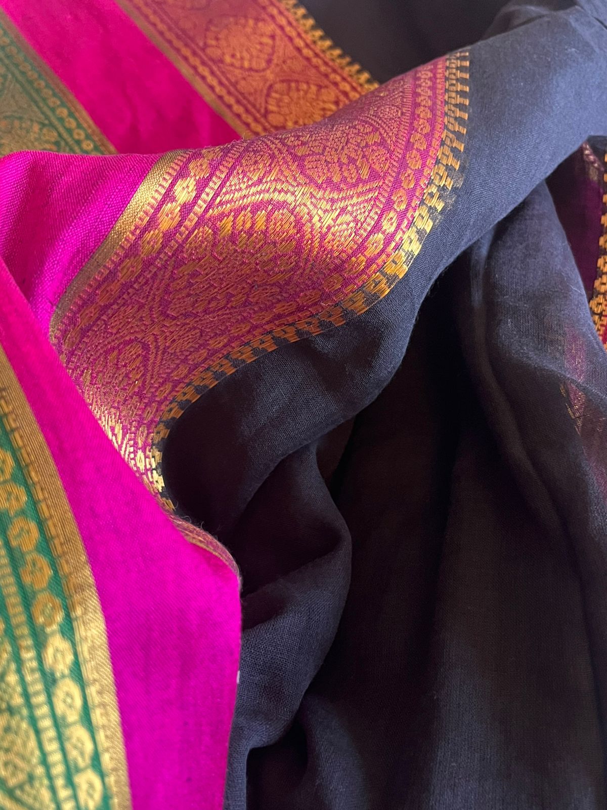 Soft and comfortable Pure Mul Mul Sarees with Resham Border - Black