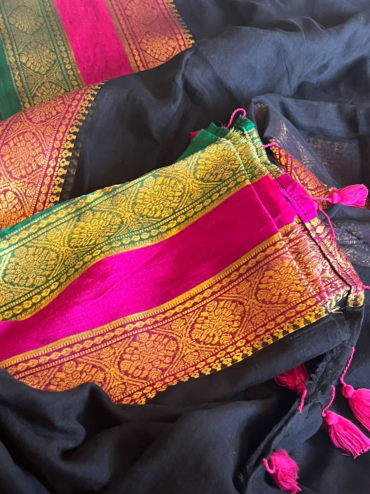 Soft and comfortable Pure Mul Mul Sarees with Resham Border - Black
