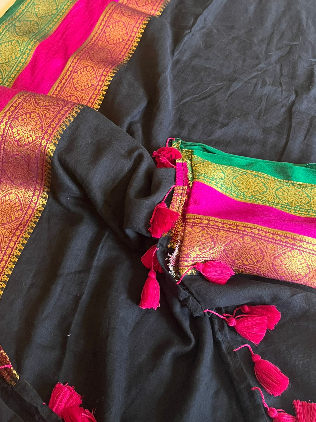 Soft and comfortable Pure Mul Mul Sarees with Resham Border - Black
