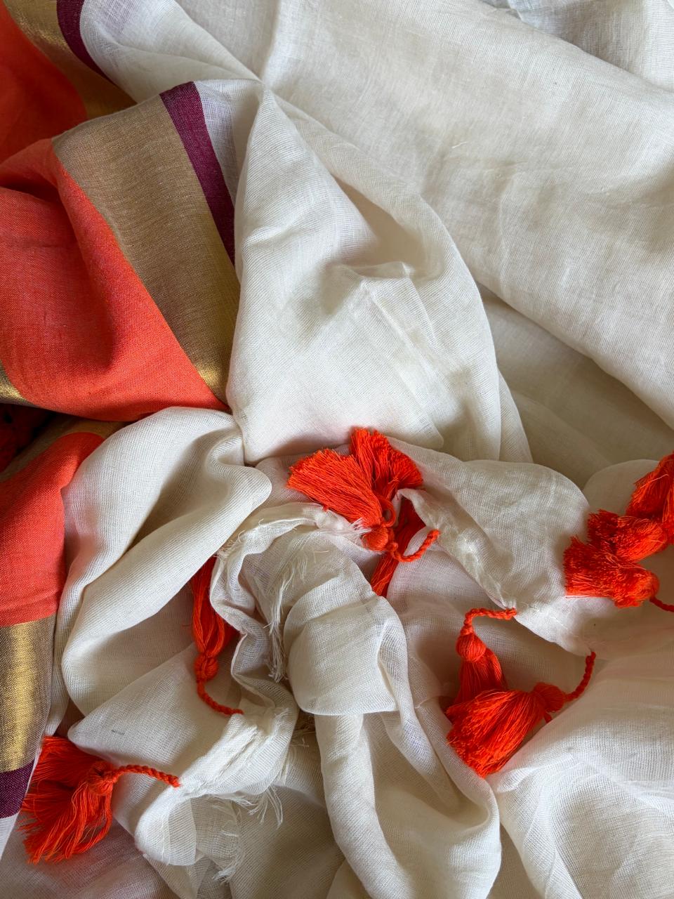 Soft and comfortable Pure Mul Mul Saree - Off white with Orange