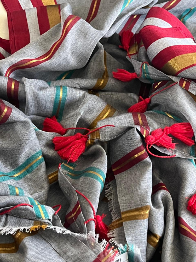 Image of Soft and comfortable Pure Mul Mul Striped Saree - Grey