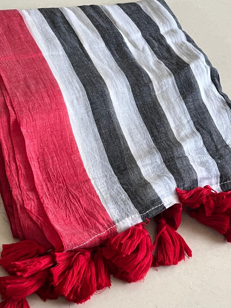 Soft and comfortable Pure Mul Mul Striped Saree - Grey with Red