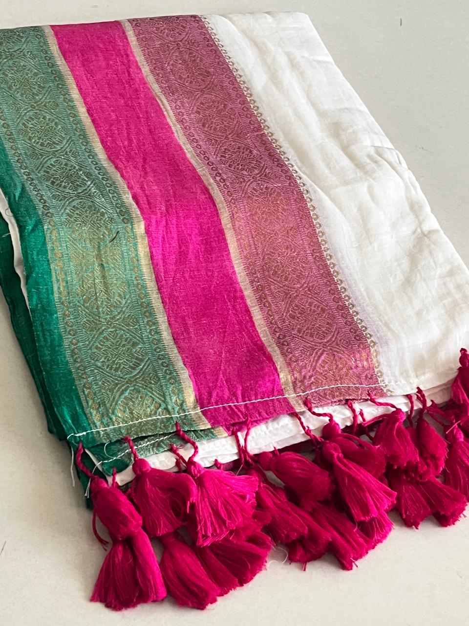 Soft and comfortable Pure Mul Mul Sarees with Resham Border - White