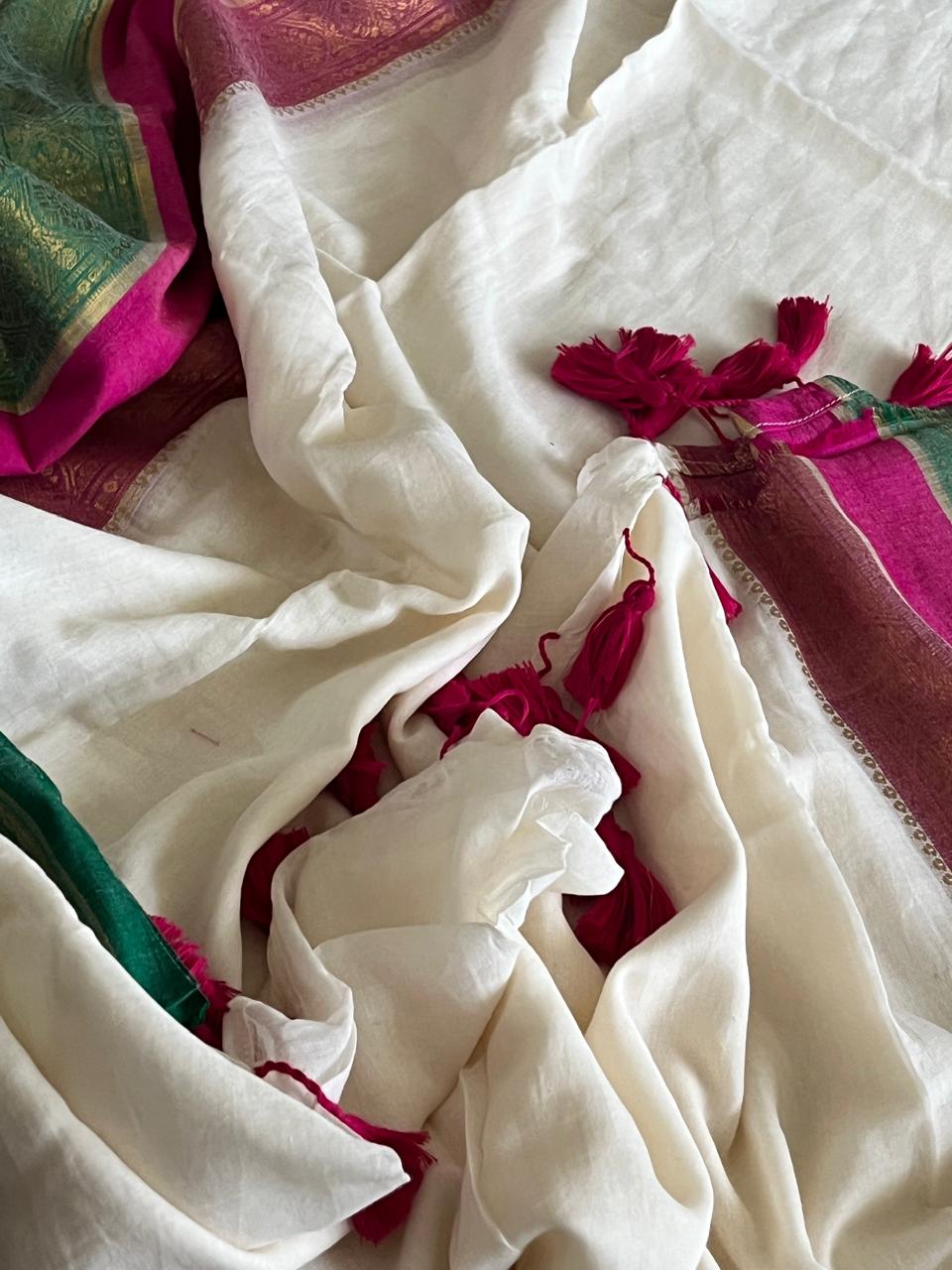 Soft and comfortable Pure Mul Mul Sarees with Resham Border - White