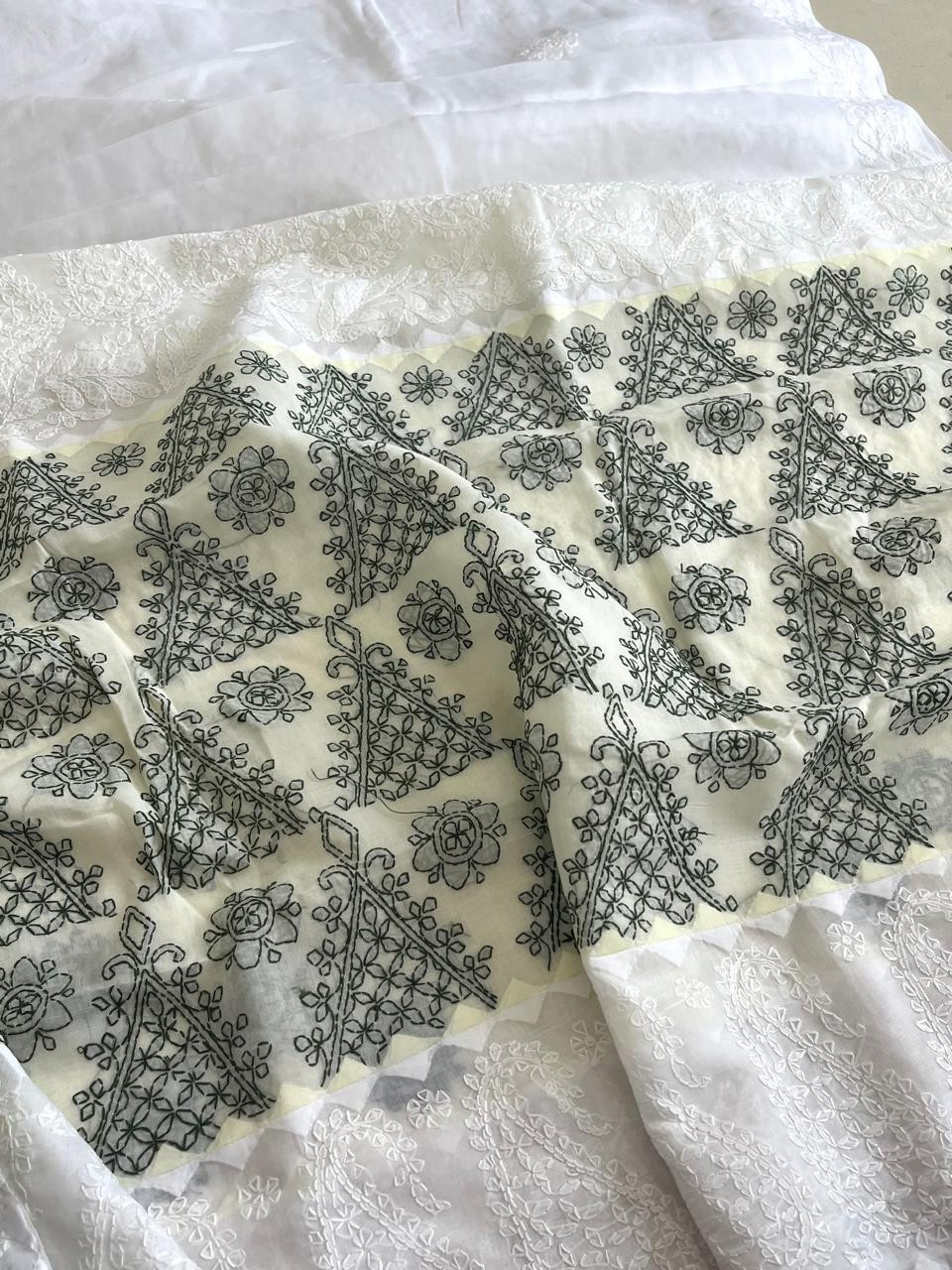 Pure Cotton Hand Chikankari Embroidery Saree- White with Dark Green