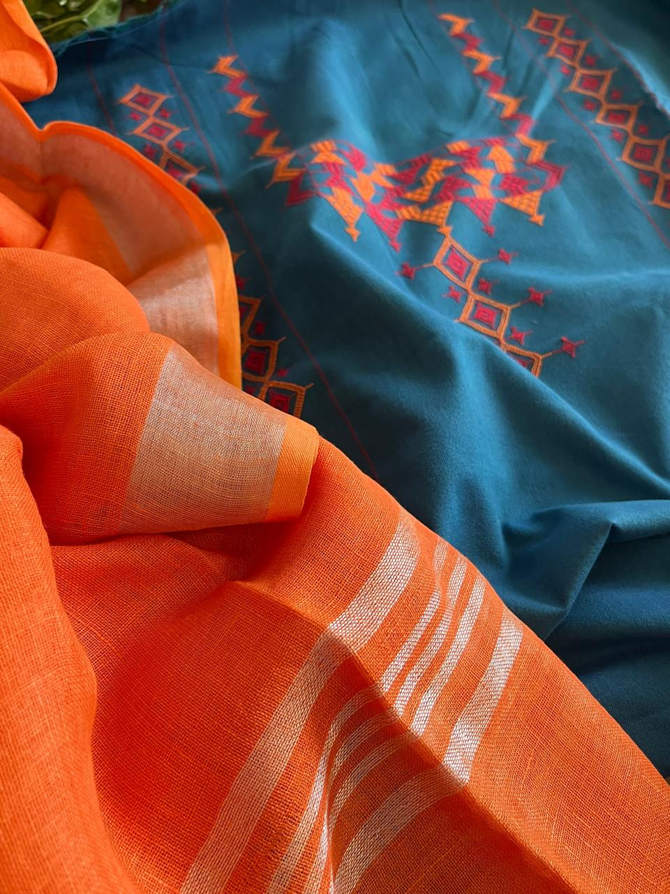 Pure cotton Handwoven Kurta with extra weft weaving with linen handloom dupatta