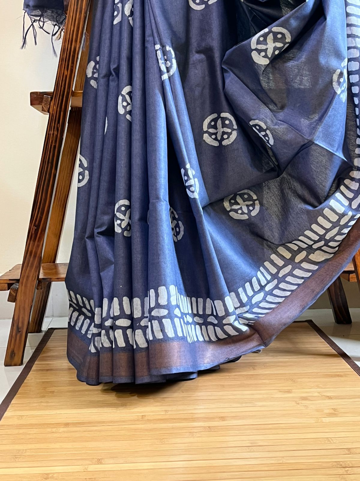 Pure Cotton Wax Batik Saree with zari border - Ash Grey