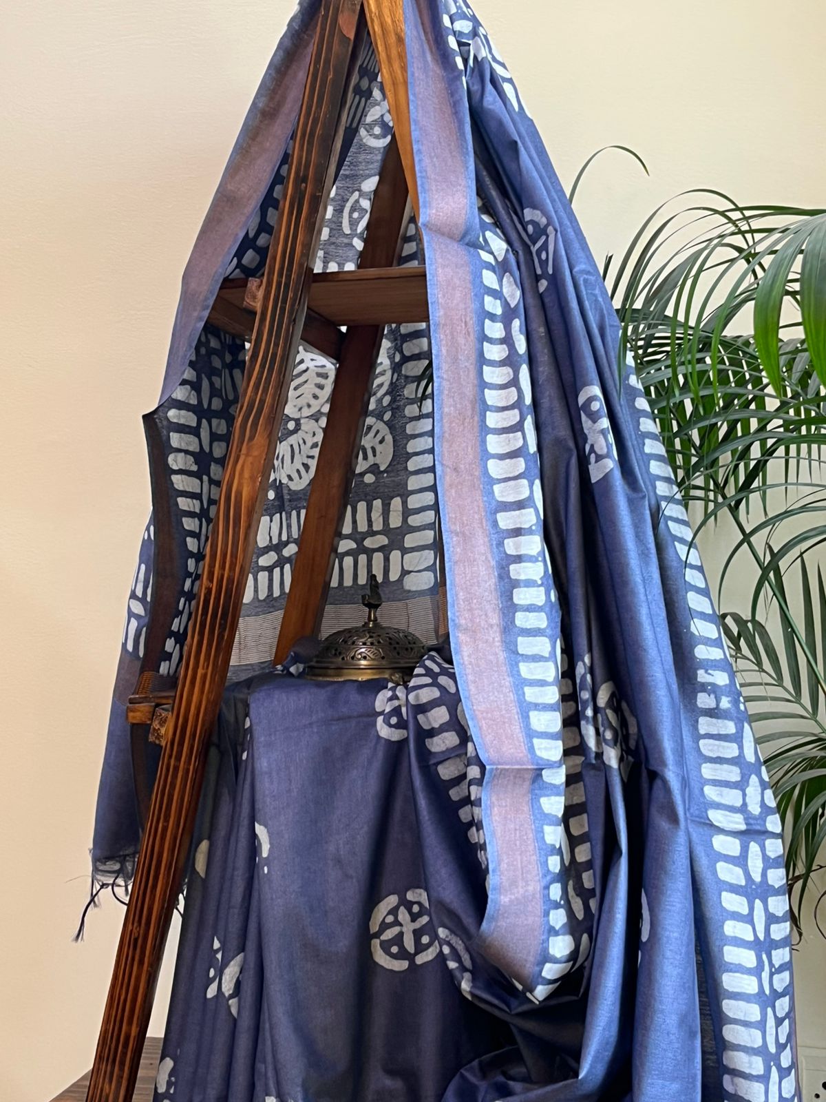 Pure Cotton Wax Batik Saree with zari border - Ash Grey