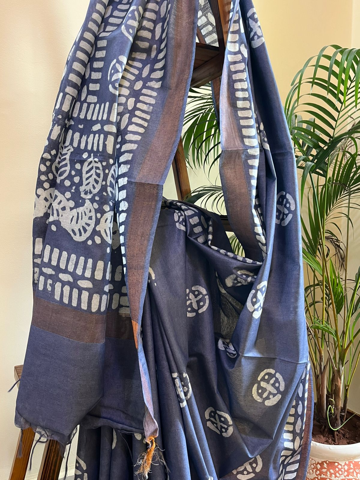 Pure Cotton Wax Batik Saree with zari border - Ash Grey