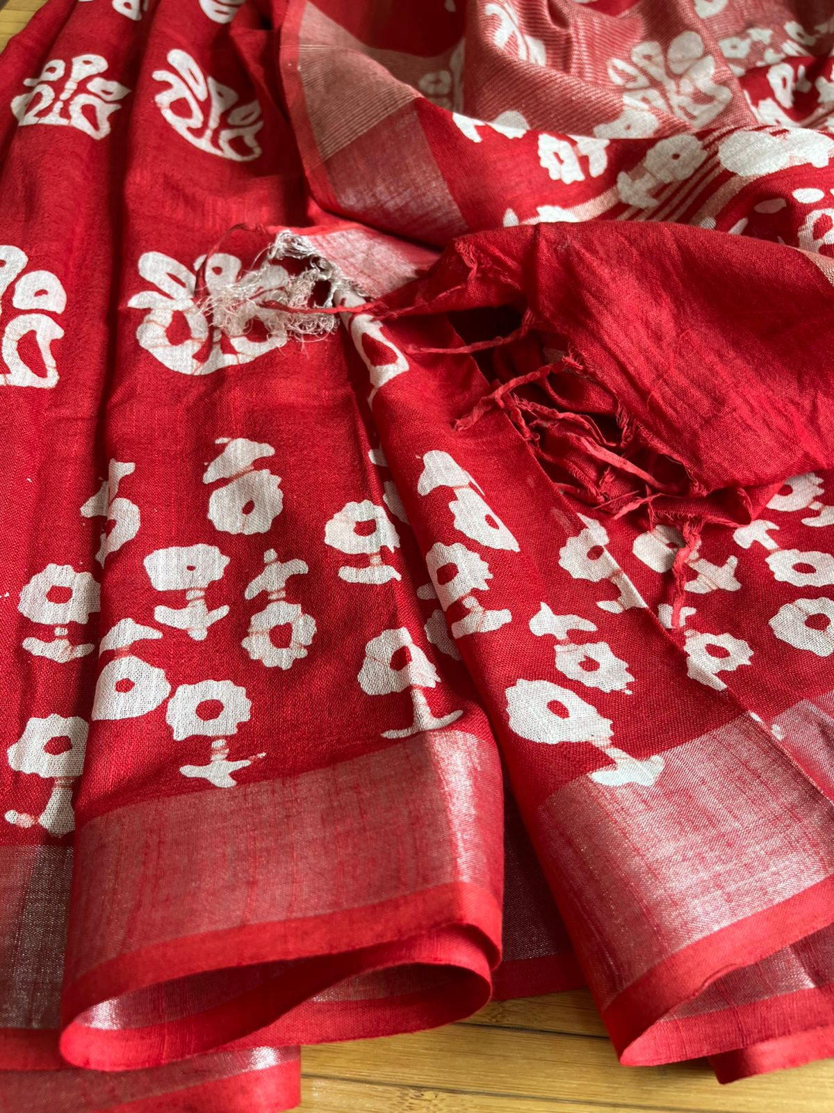 Pure Cotton Wax Batik Saree with zari border - Red