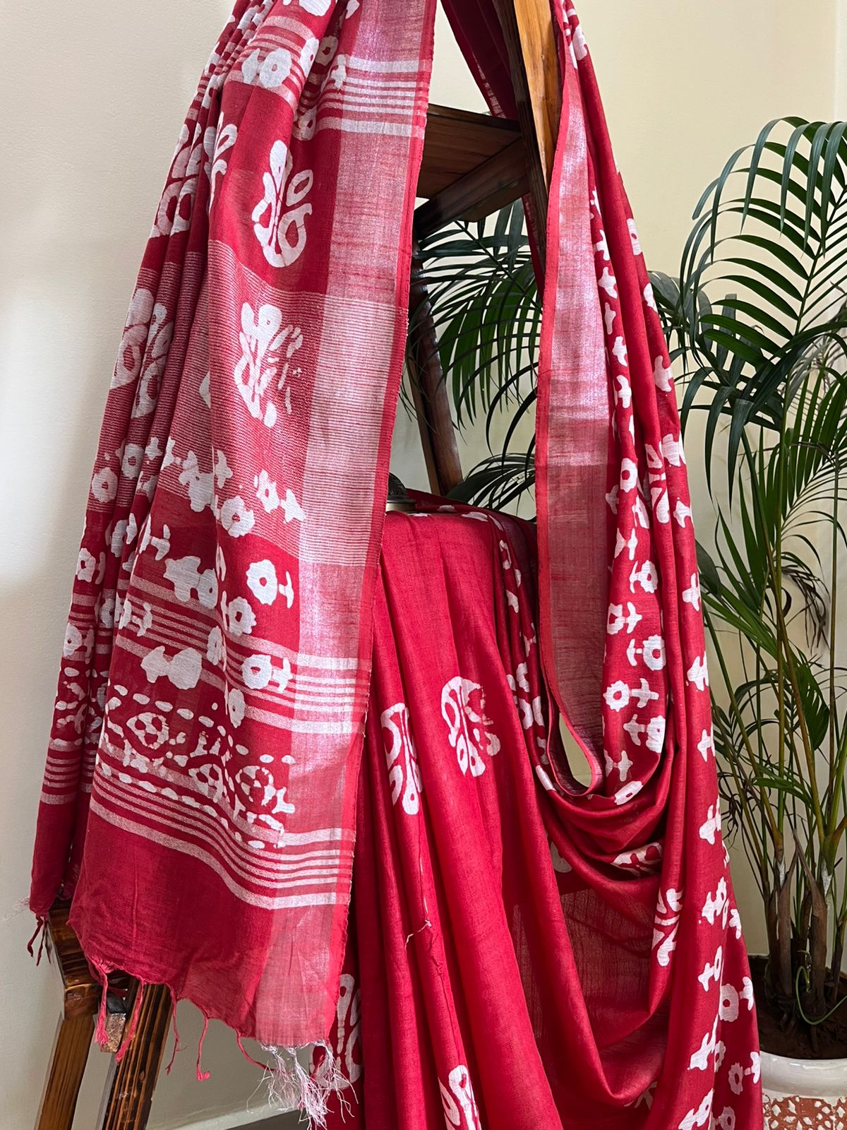 Pure Cotton Wax Batik Saree with zari border - Red