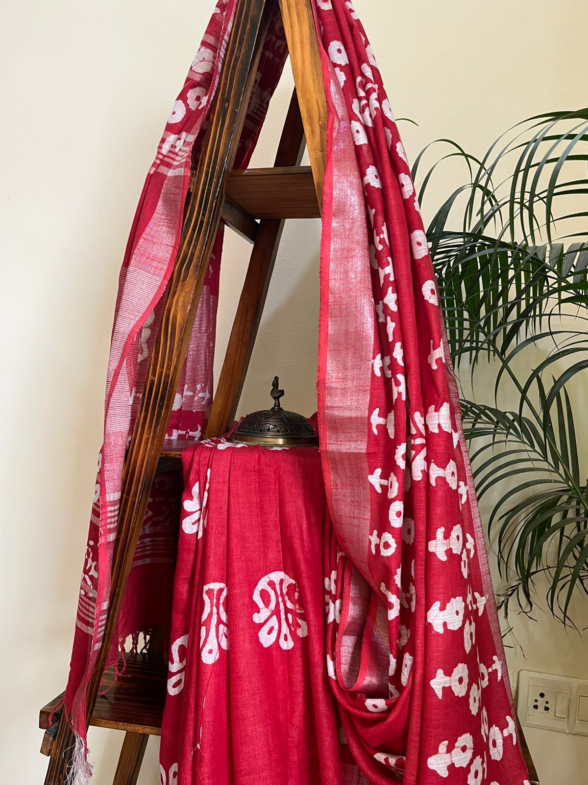 Pure Cotton Wax Batik Saree with zari border - Red