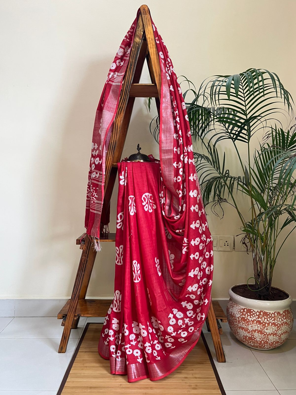 Pure Cotton Wax Batik Saree with zari border - Red