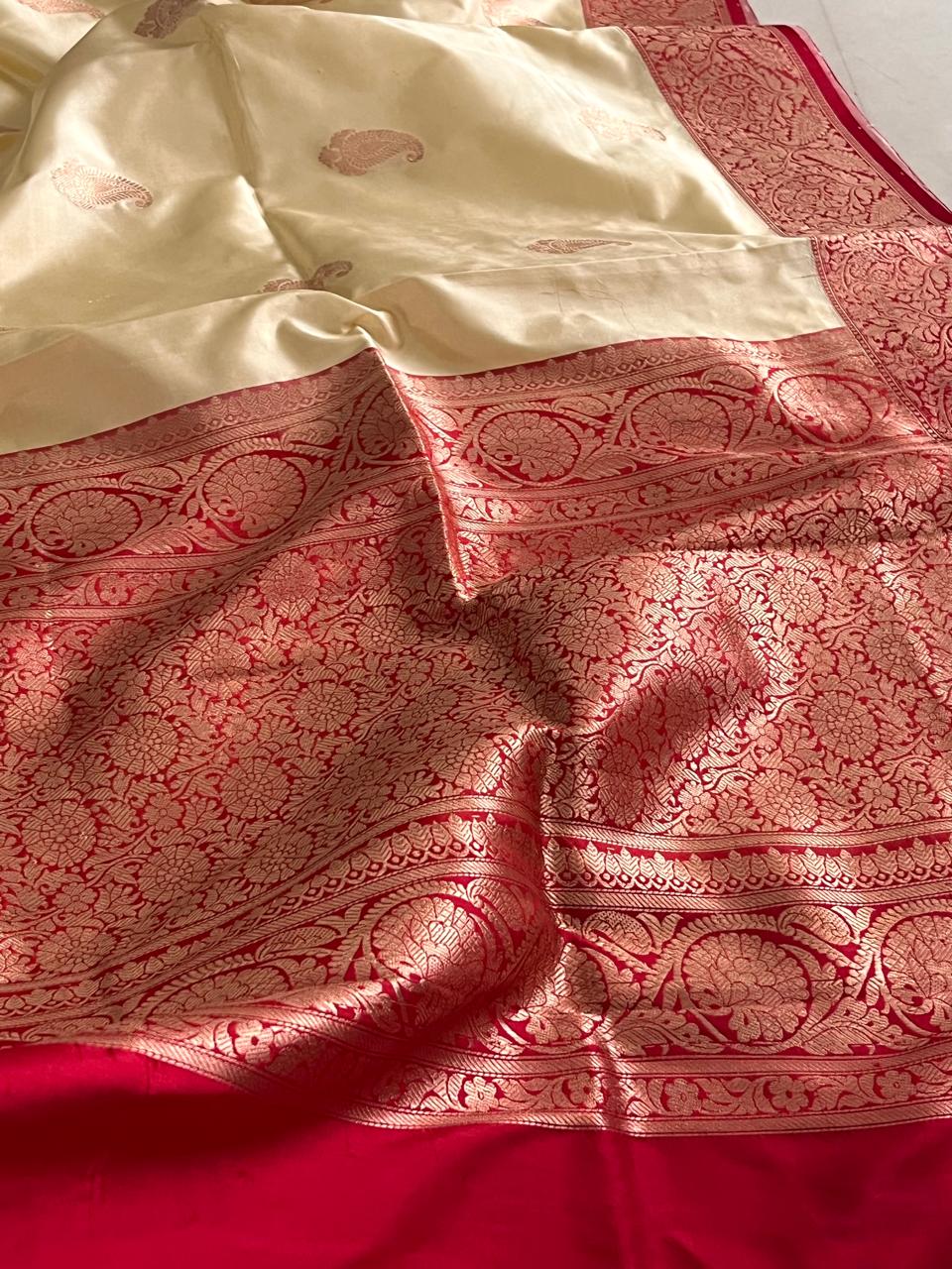 Pure Handloom Banarasi Katan Silk saree - Off-White with Red