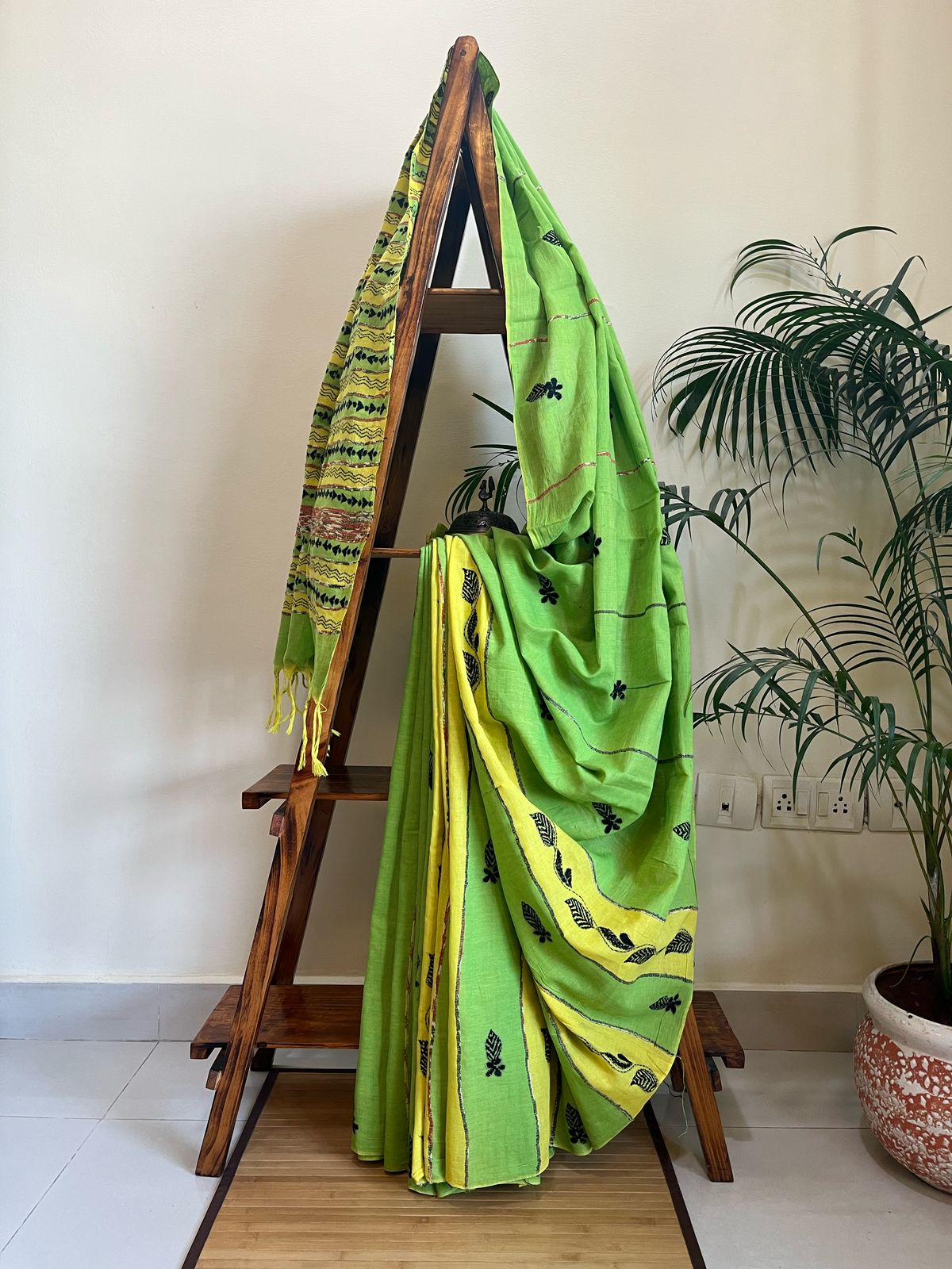 Pure Khesh Cotton Saree With Kantha Hand Embroidery - Green