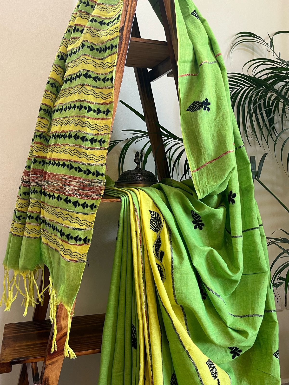 Pure Khesh Cotton Saree With Kantha Hand Embroidery - Green