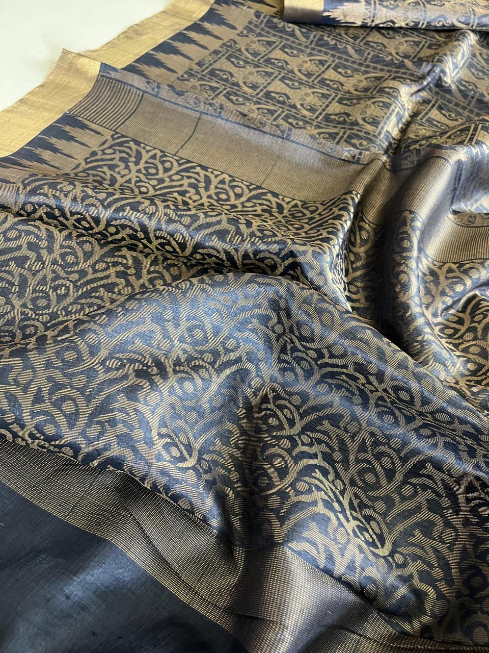 Pure Kosa Silk Handwoven Kosa Silk saree - Charcoal Black