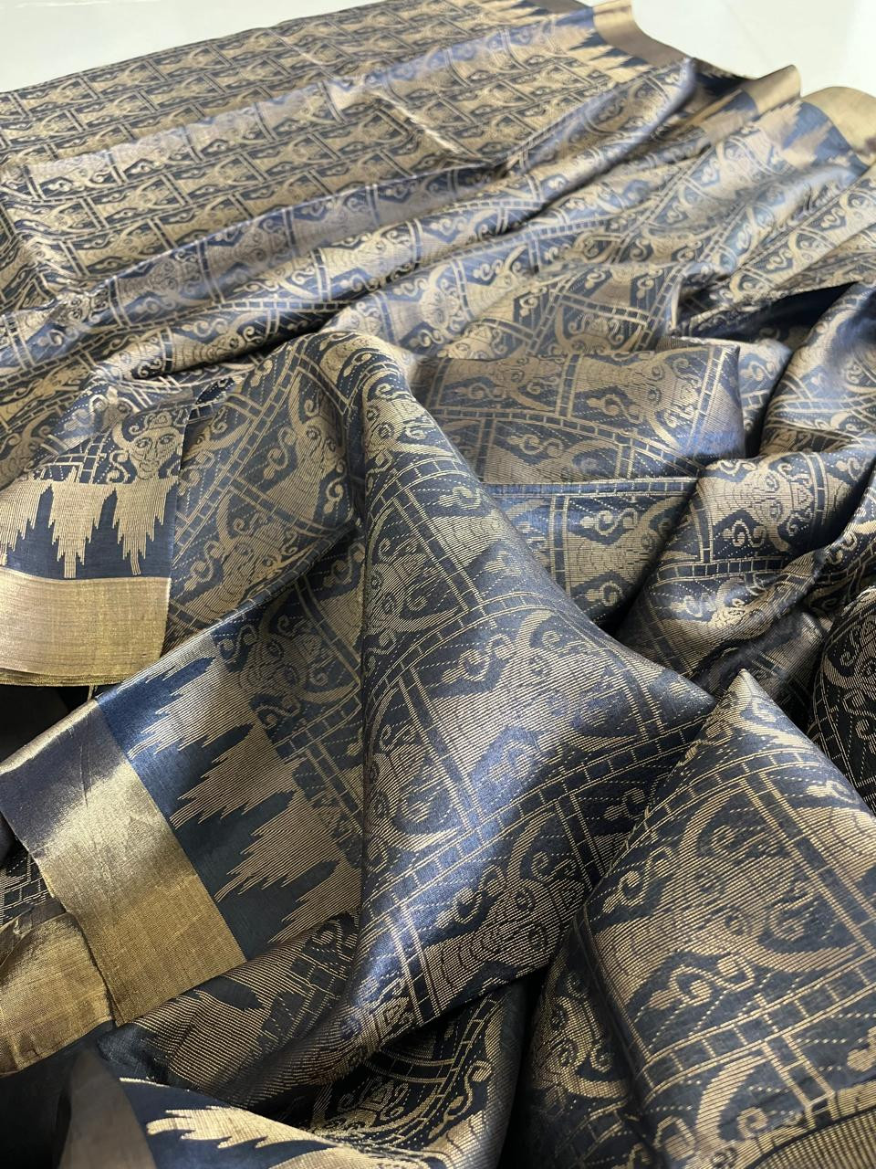 Pure Kosa Silk Handwoven Kosa Silk saree - Charcoal Black