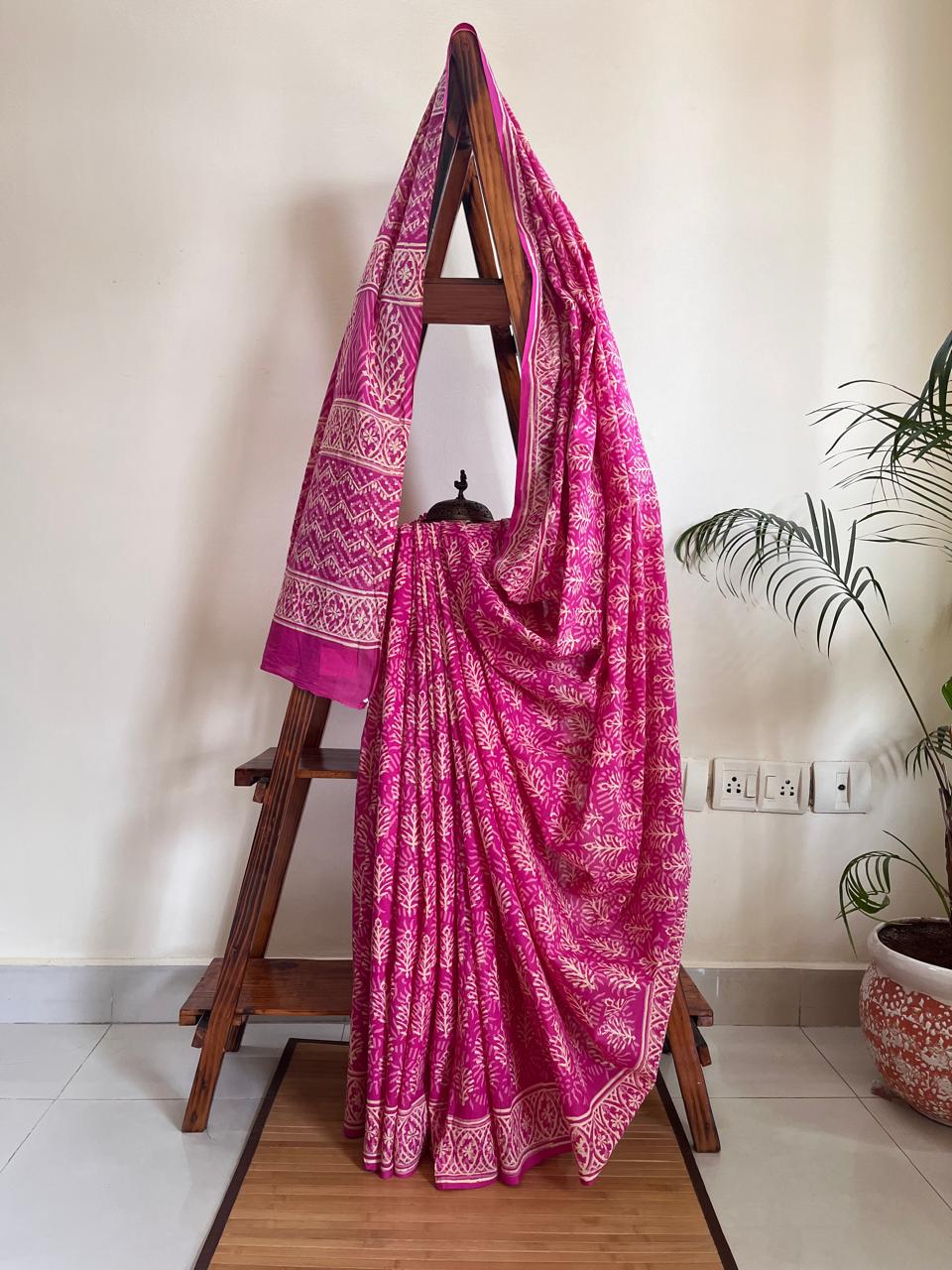 Pure Mul cotton Handblock Printed Saree with complimentary AJRAKH blouse - Pink